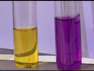 химические вещества. смешанный реактив. реактивы для лаборатории. индикаторы в химии лакмус. сульфат железа 2 и раствор желтой кровяной соли.